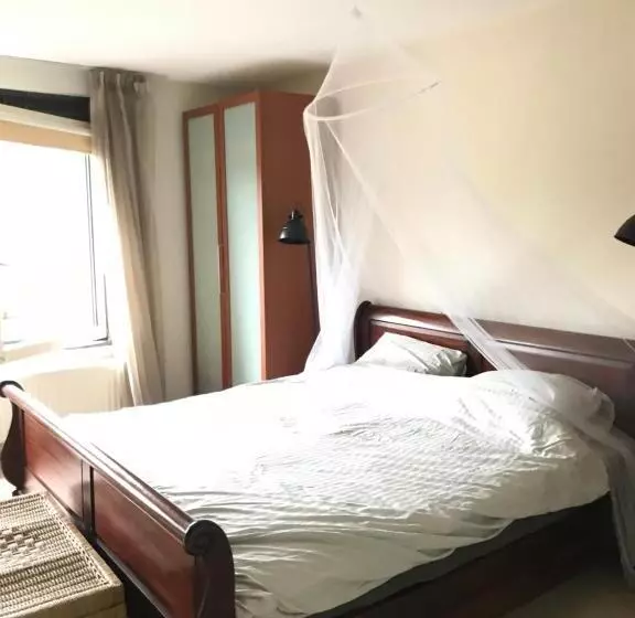 تختخواب و صبحانه Great House For Two In Amsterdam