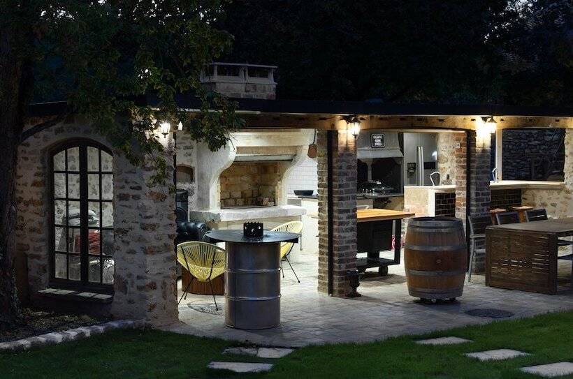 민박 Le Clocher De La Duchesse