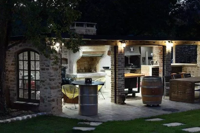 Aamiaismajoitus (B&B) Le Clocher De La Duchesse