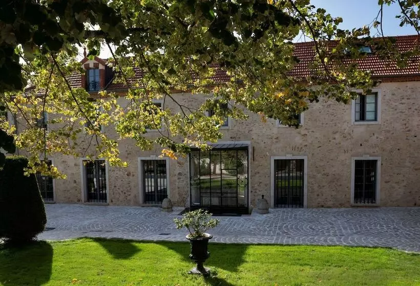 Aamiaismajoitus (B&B) Le Clocher De La Duchesse