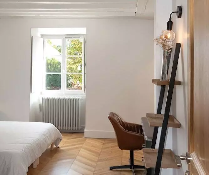 Aamiaismajoitus (B&B) Le Clocher De La Duchesse