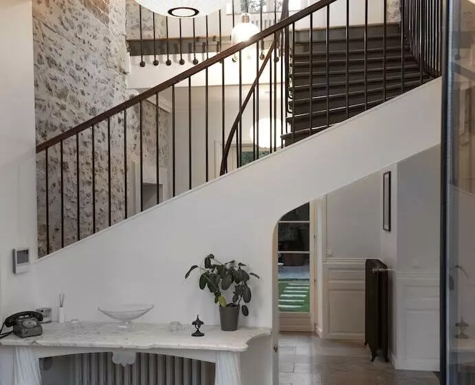 Aamiaismajoitus (B&B) Le Clocher De La Duchesse