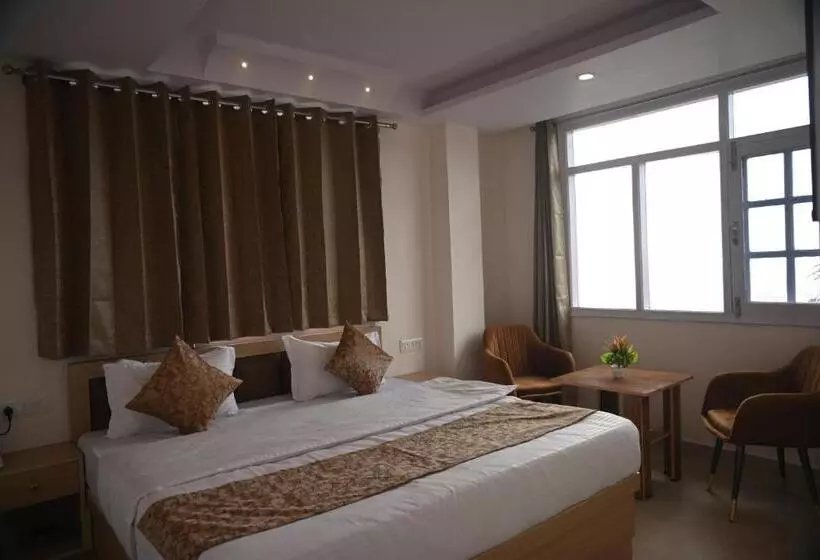 ベッドアンドブレックファースト Pine Ville Shimla