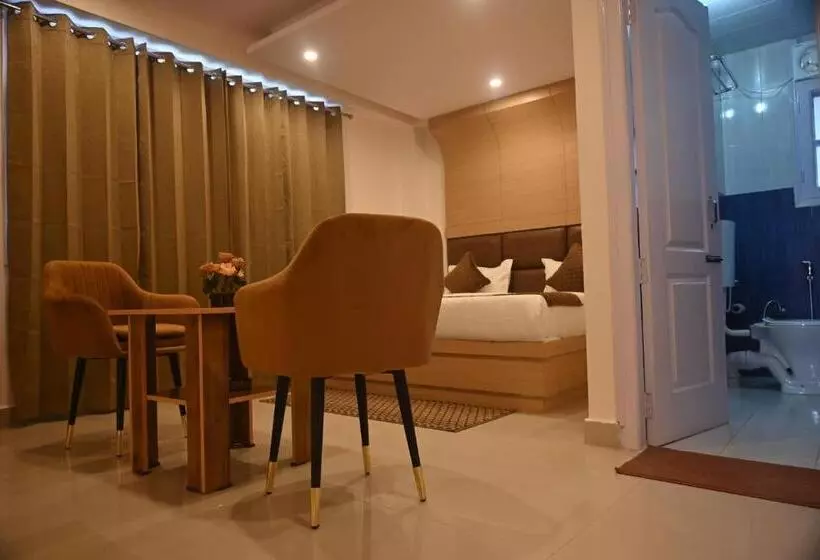 ベッドアンドブレックファースト Pine Ville Shimla