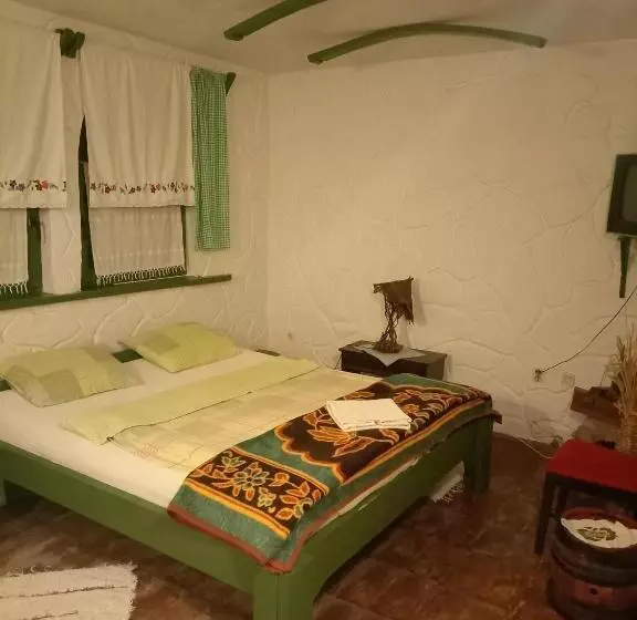 ホテル Bumbar Etno Dvorac