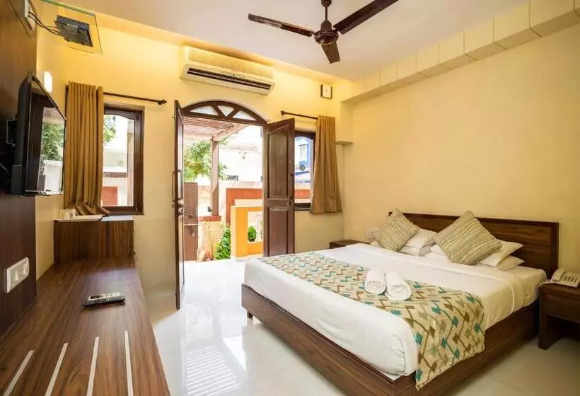 Hotel Coco Goa By Ronne S