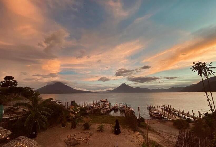 هتل کپسول Azul Rosa Party Lodging