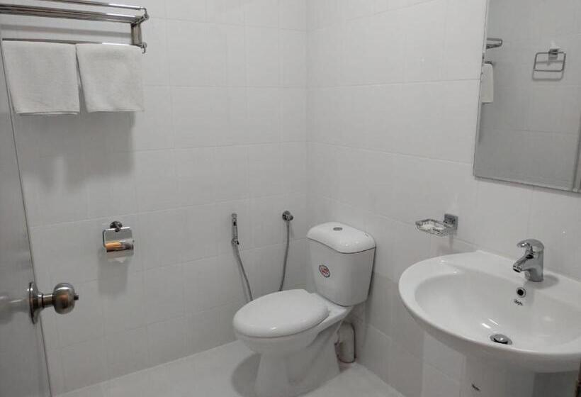 Отель Dalawella Beach Resort