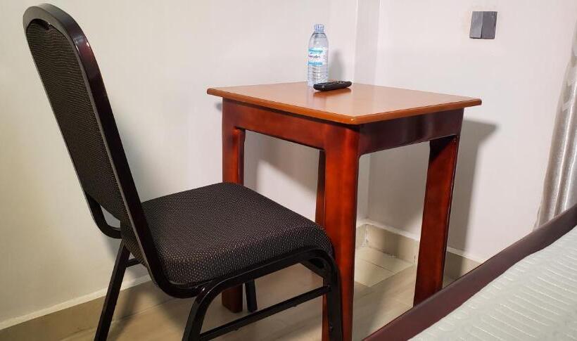 هتل Komar Lira City