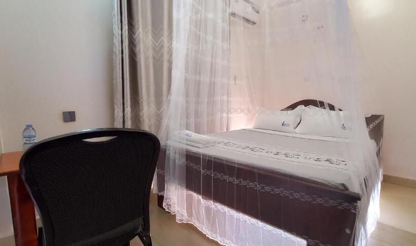 هتل Komar Lira City