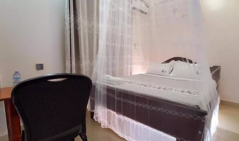 هتل Komar Lira City