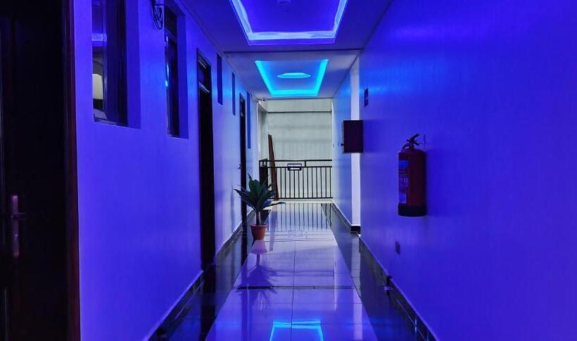 هتل Komar Lira City