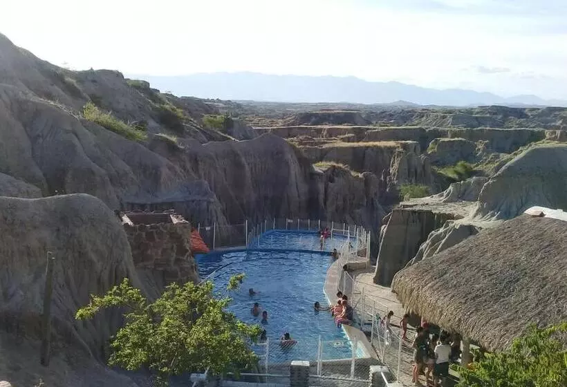 Hotelli Posada Turística Noches De Saturno