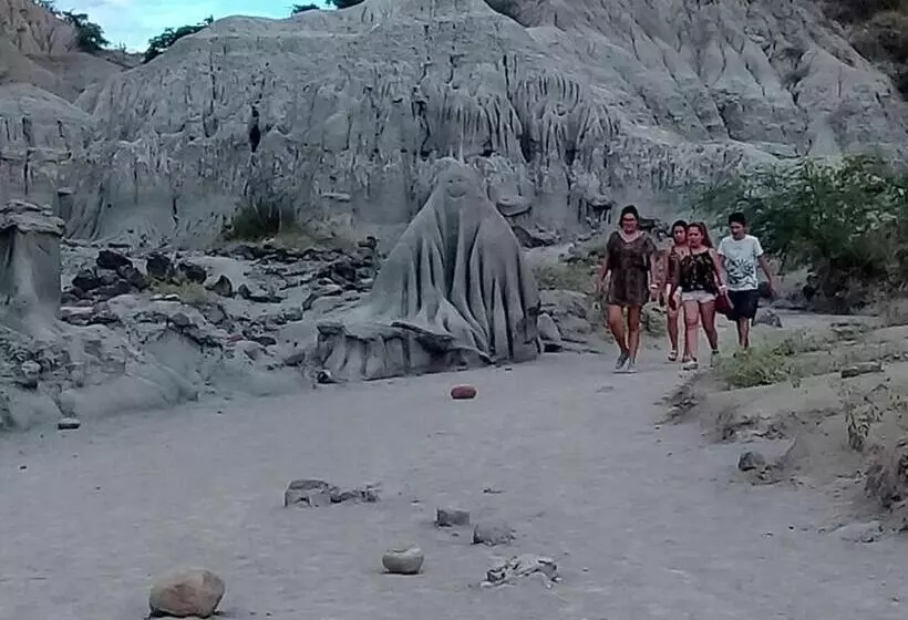 Hotelli Posada Turística Noches De Saturno