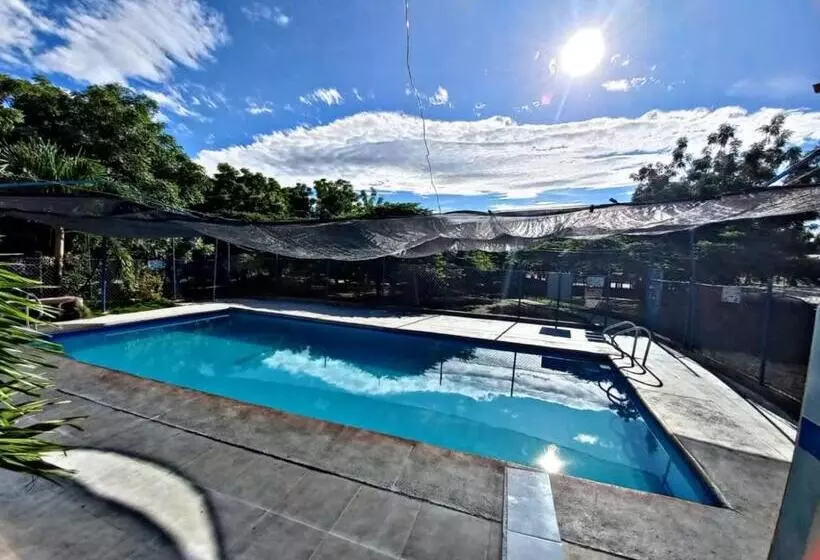 Hotelli Posada Turística Noches De Saturno