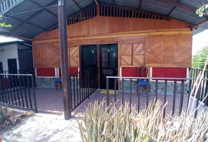 Hotelli Posada Turística Noches De Saturno