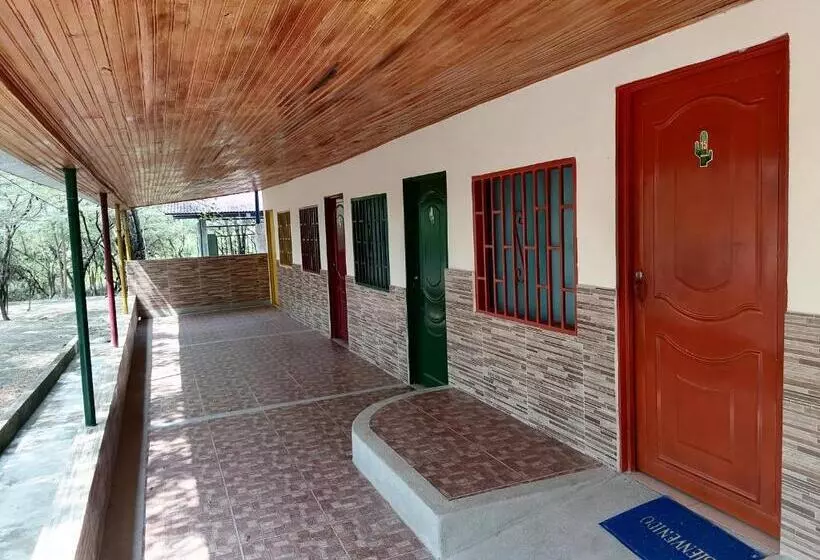 Hotelli Posada Turística Noches De Saturno