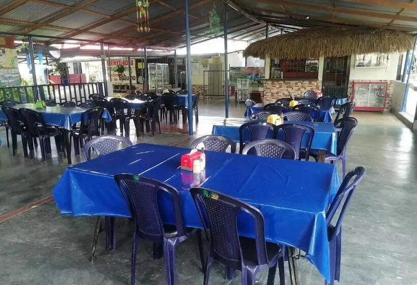 Hotelli Posada Turística Noches De Saturno