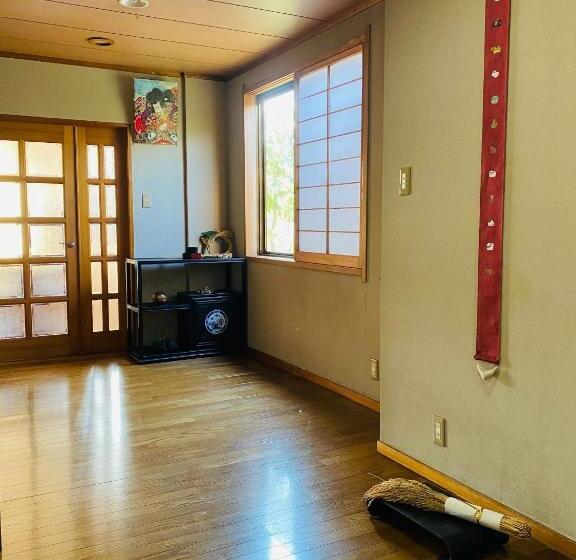 בית מלון כפרי Ryokankasuga Vacation Stay 90764v