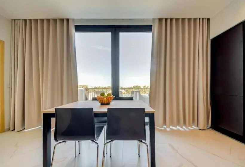 Mayfair By Premier Suites Mt