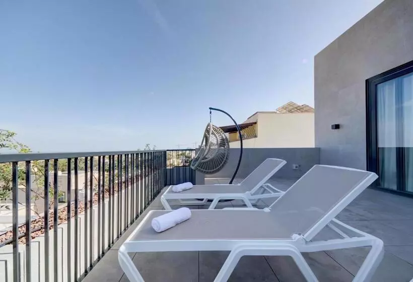 Mayfair By Premier Suites Mt