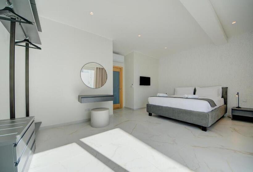 Mayfair By Premier Suites Mt