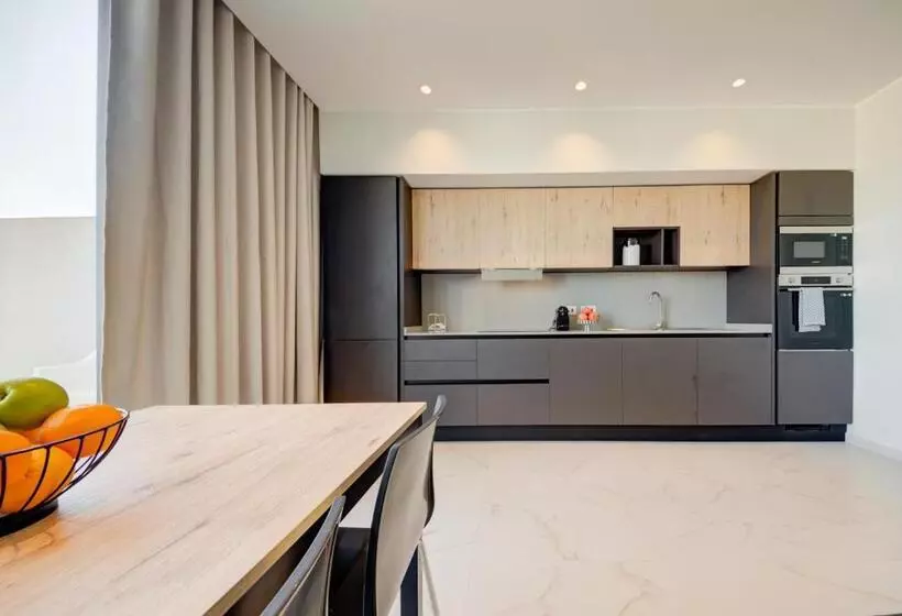 Mayfair By Premier Suites Mt