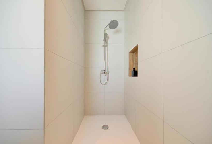 Mayfair By Premier Suites Mt