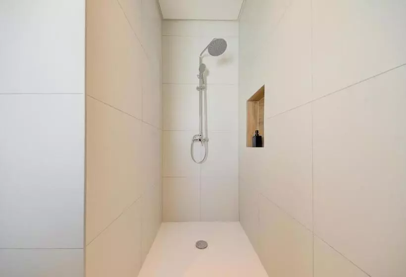 Mayfair By Premier Suites Mt