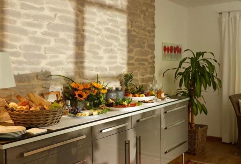 פנסיון Landhauskiebel