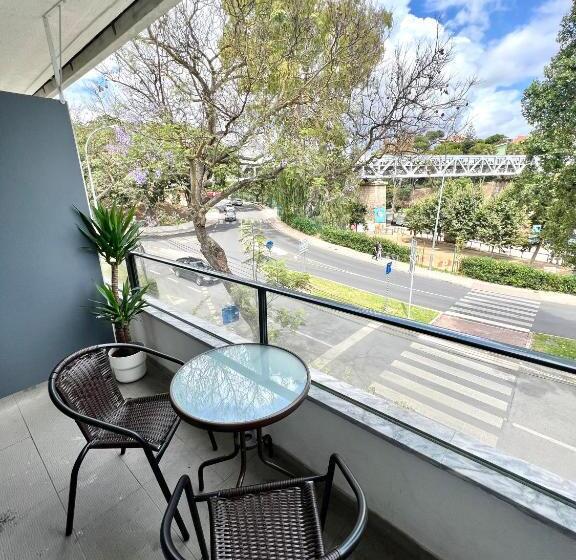 پانسیون Oeiras Beach Suites 7 With Private Bathroom And Terrace