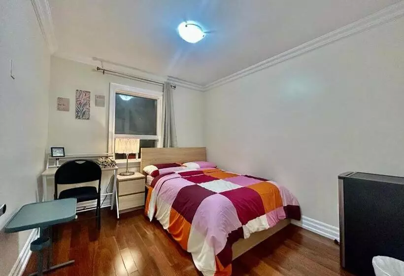 Majatalo Toronto Uptown 1   Bus To Downtown