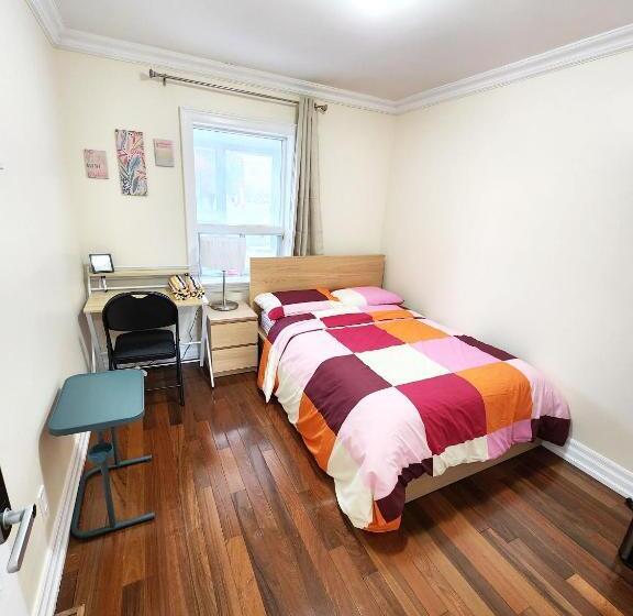 بنسيون Toronto Uptown 1   Bus To Downtown