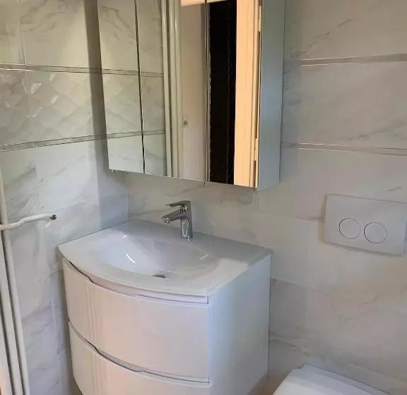 Majatalo Rooms In The Villa Near The Airport, Share Bathroom And Share Kitchen