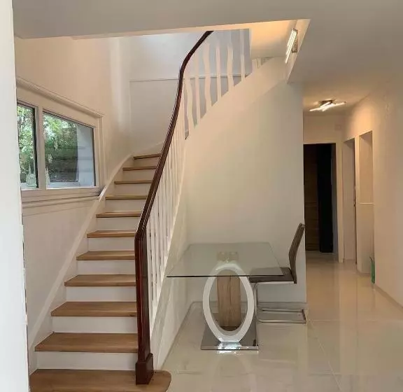 Majatalo Rooms In The Villa Near The Airport, Share Bathroom And Share Kitchen