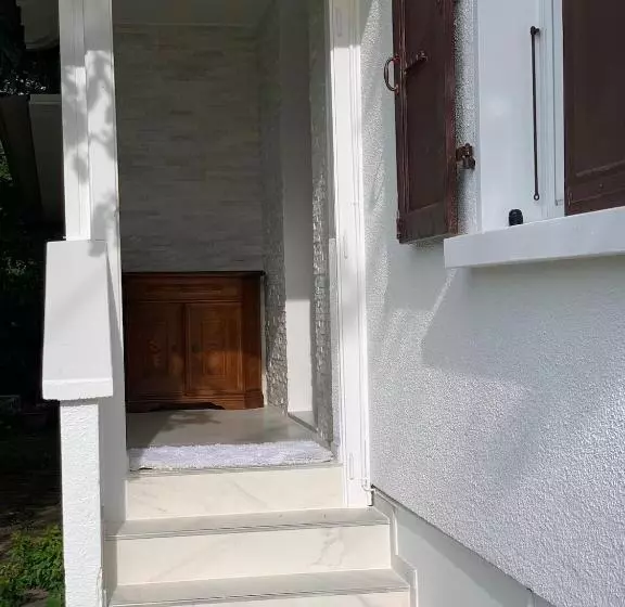 Majatalo Rooms In The Villa Near The Airport, Share Bathroom And Share Kitchen