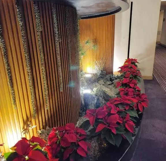 Rich & Free Hotel   Fuzhong 富逸旅趣 板橋府中館