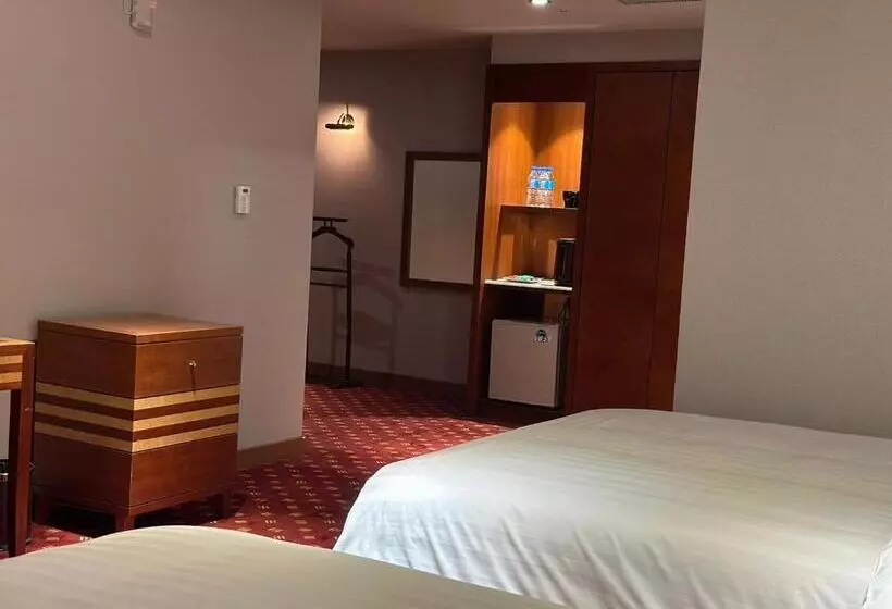 Rich & Free Hotel   Fuzhong 富逸旅趣 板橋府中館