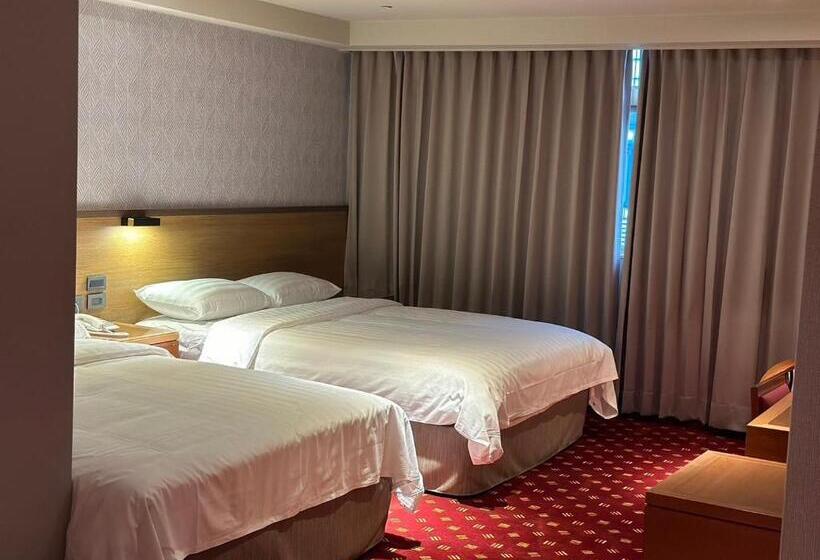 Rich & Free Hotel Fuzhong 富逸旅趣 板橋府中館