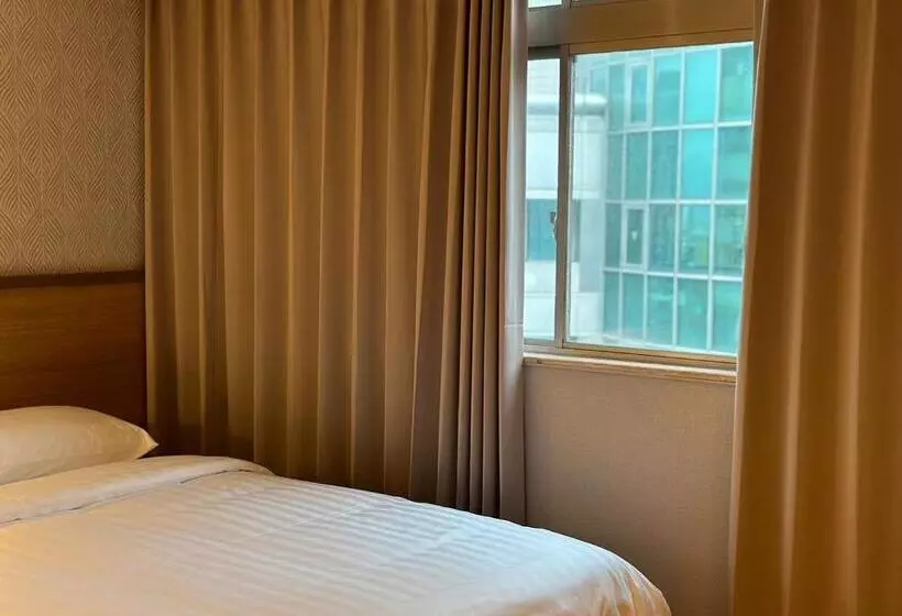 Rich & Free Hotel   Fuzhong 富逸旅趣 板橋府中館