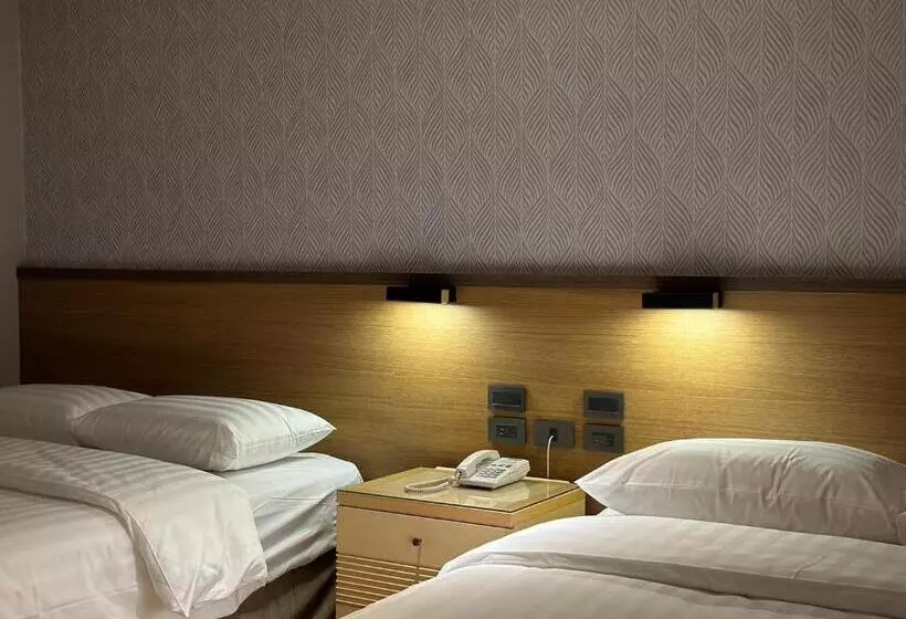 Rich & Free Hotel   Fuzhong 富逸旅趣 板橋府中館
