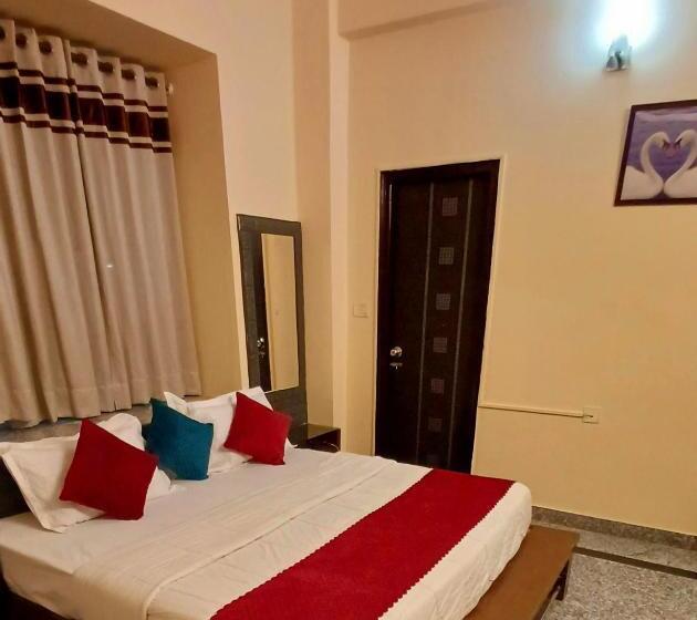 Vadamia Hotel & Resorts