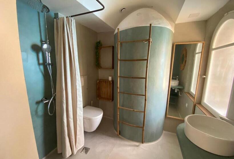 تختخواب و صبحانه Le Patio Aux Oiseaux