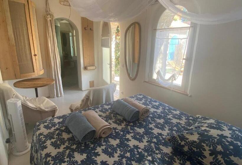 تختخواب و صبحانه Le Patio Aux Oiseaux