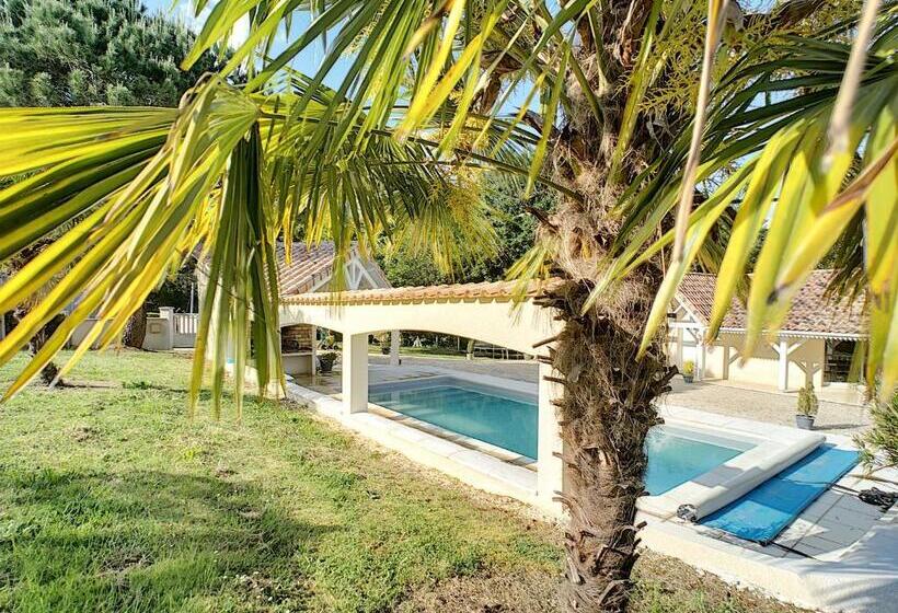 צימר Les Goujatoux Chambre Brantome