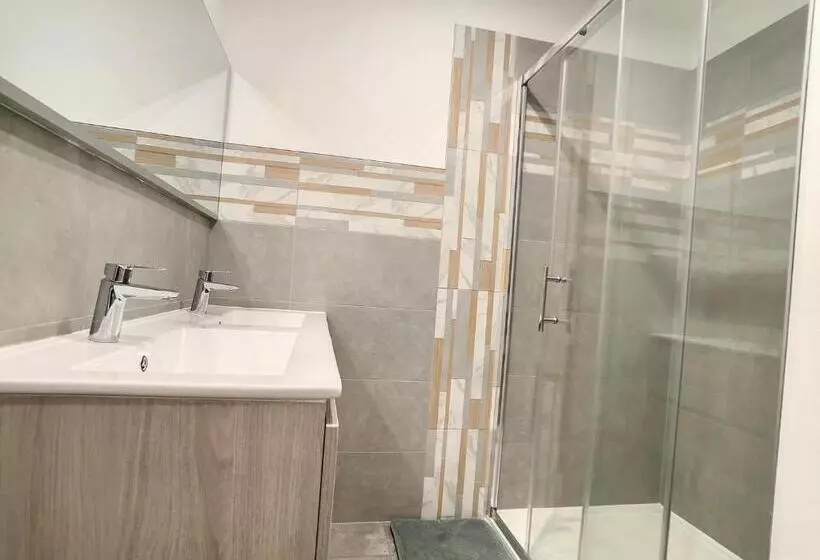 ベッドアンドブレックファースト Les Goujatoux Chambre Brantome