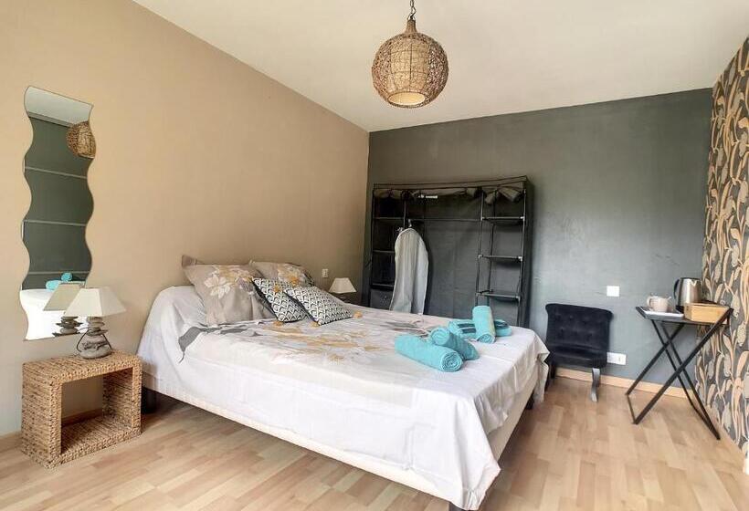 צימר Les Goujatoux Chambre Brantome