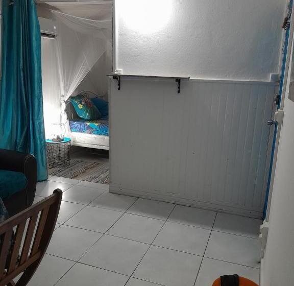 تختخواب و صبحانه Spirit