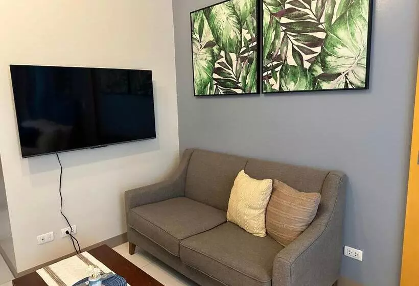 Executive Suite In Bonifacio Global City