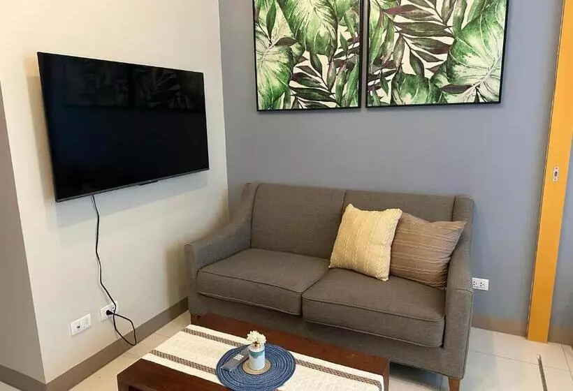Executive Suite In Bonifacio Global City